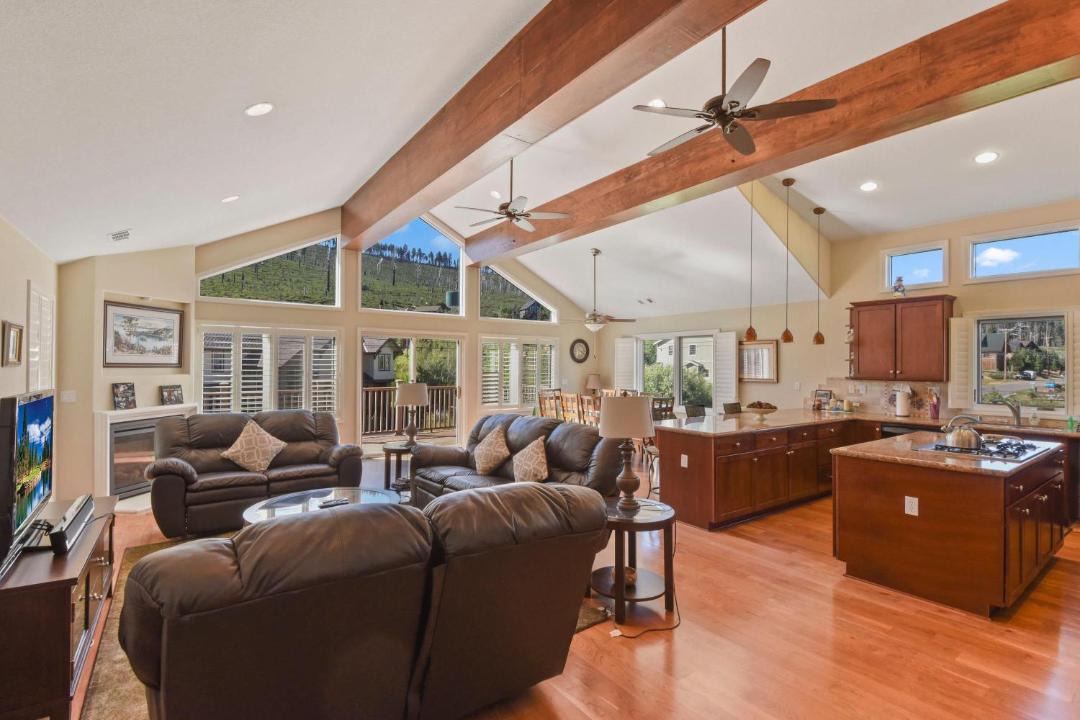 Photo of Livingroom in Mountain View Estates