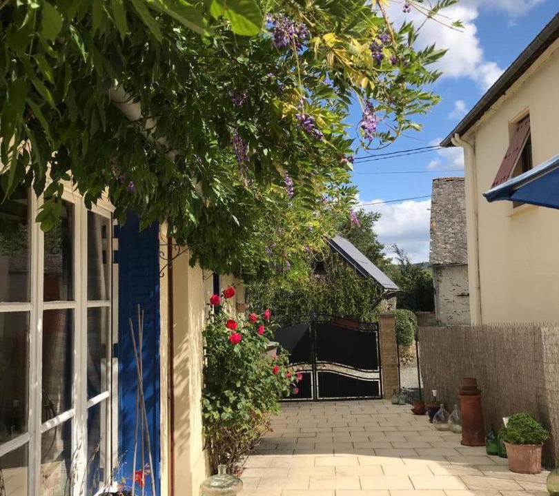 Photo of Buildings in Javron les Chapelles