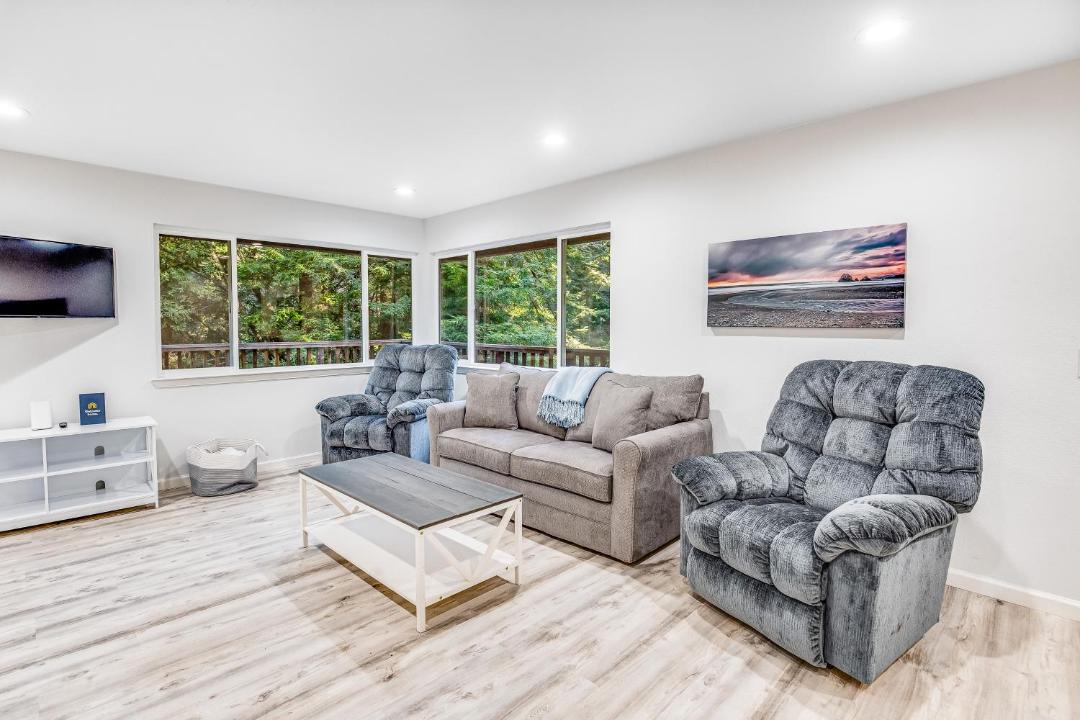 Photo of Others in Cleone