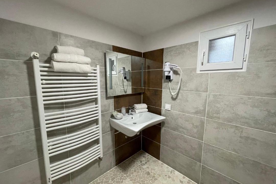 Photo of Bathroom in La Canourgue