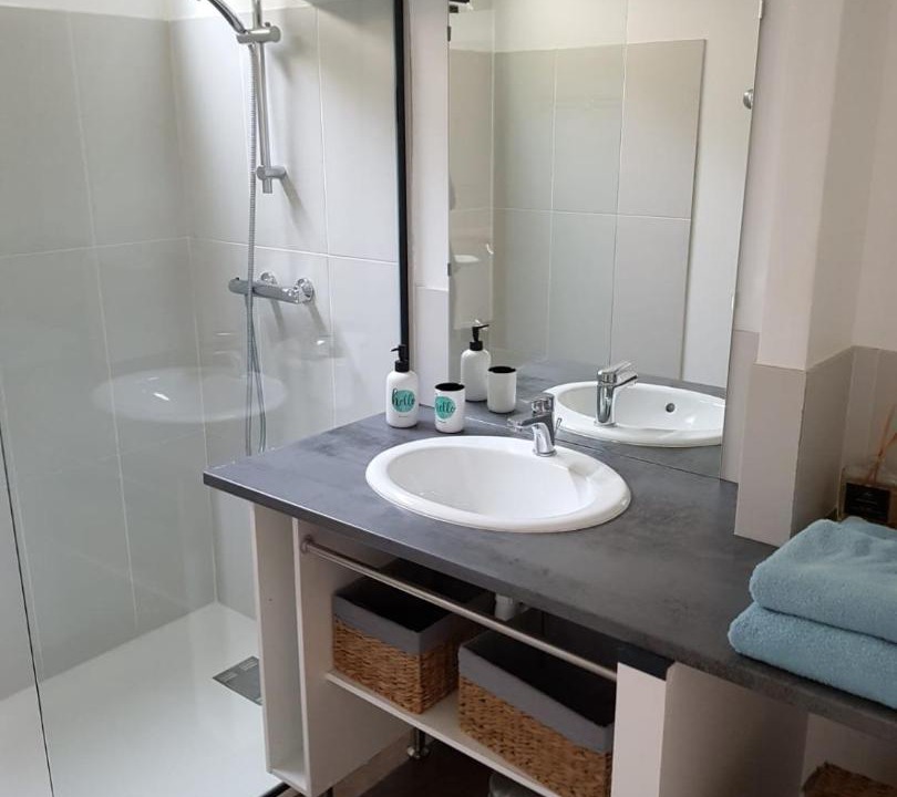 Photo of Bathroom in Bollee