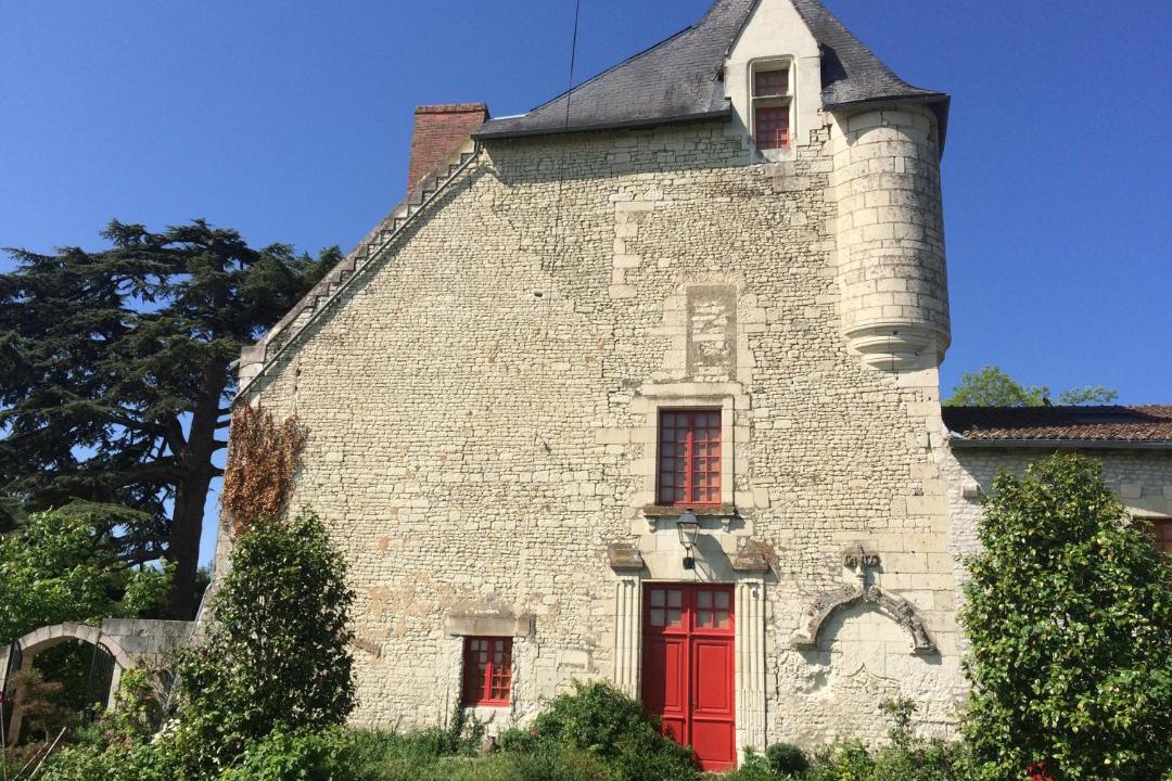 Photo of Buildings in Saires
