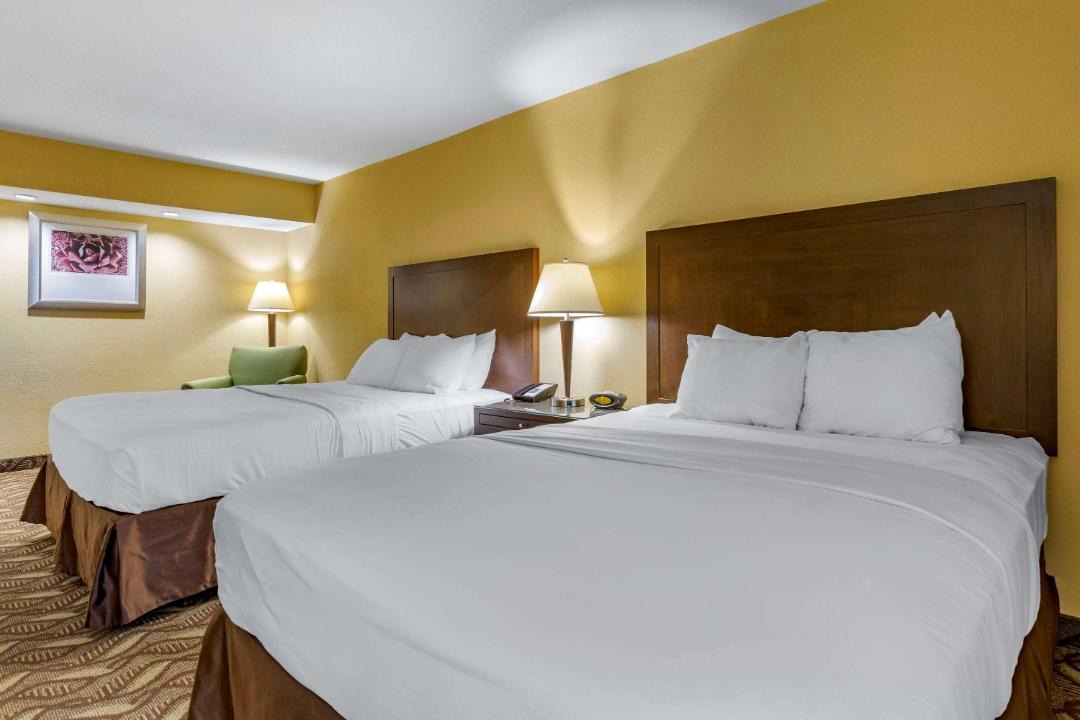 Photo of Bedroom in Roswell