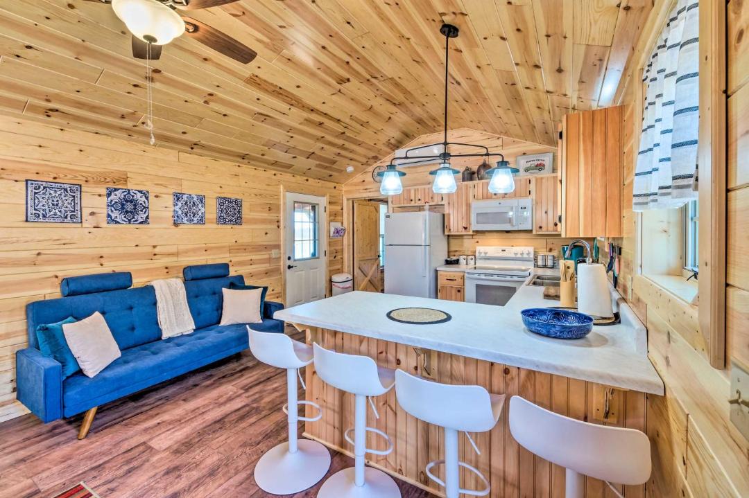 Photo of Livingroom in Cub Run