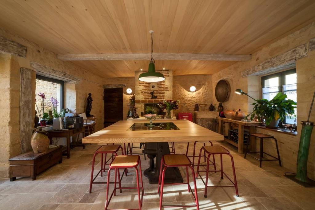 Photo of Others in Saint-Leon-sur-Vezere