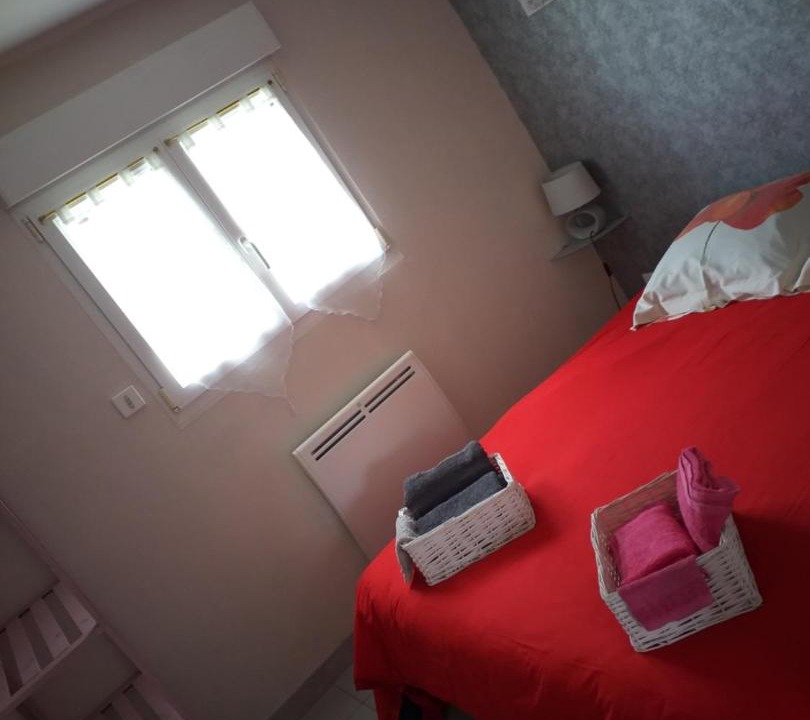 Photo of Bedroom in Neuilly-la-Foret