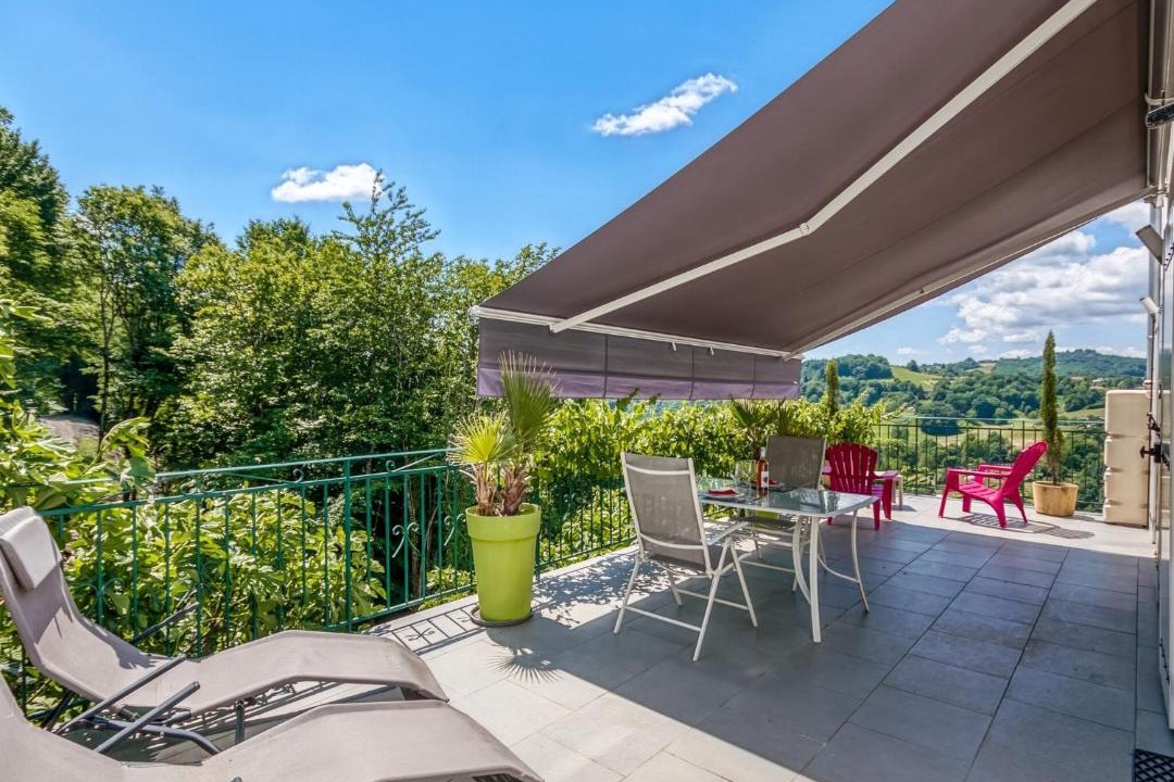 Photo of Patio Balcony in Tulle