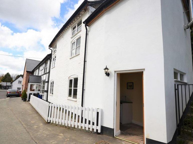 Photo of Buildings in Bettws Cedewain