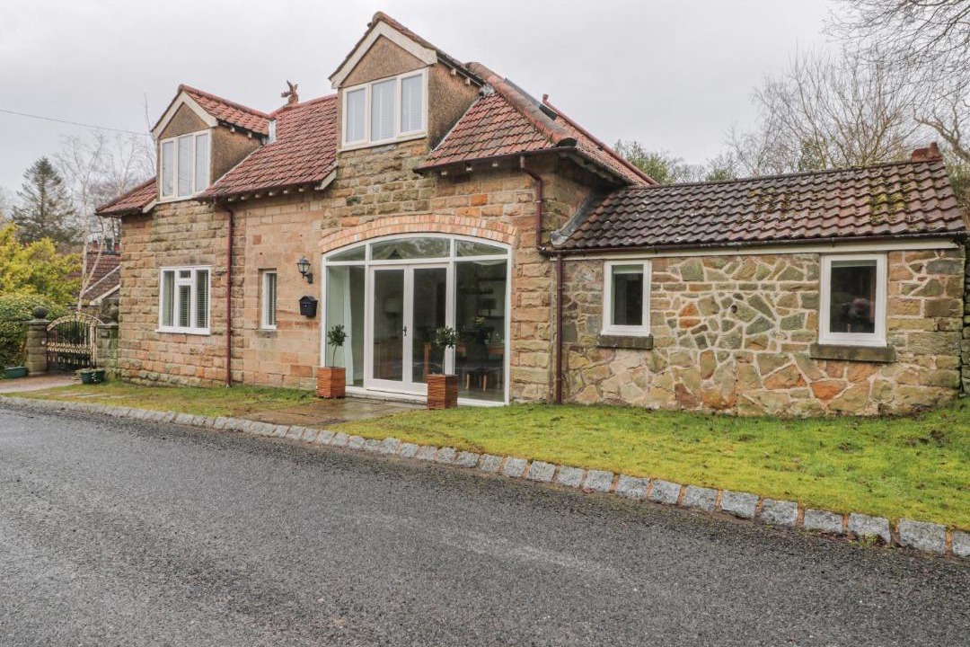 Photo of Buildings in Staintondale