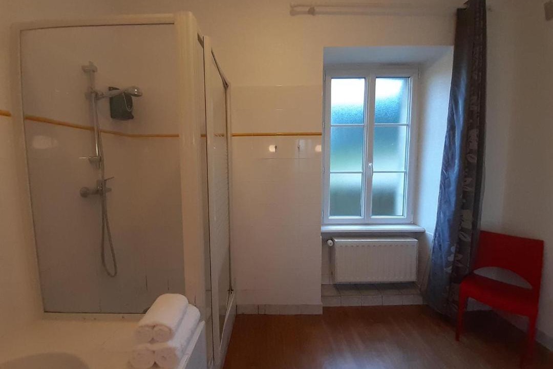 Photo of Bathroom in Douarnenez