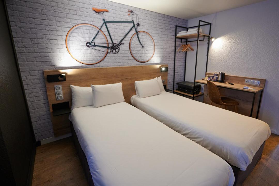 Photo of Others in Laval