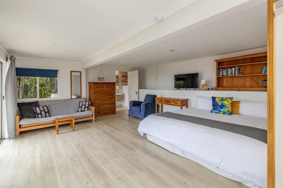 Photo of Others in Te Tii