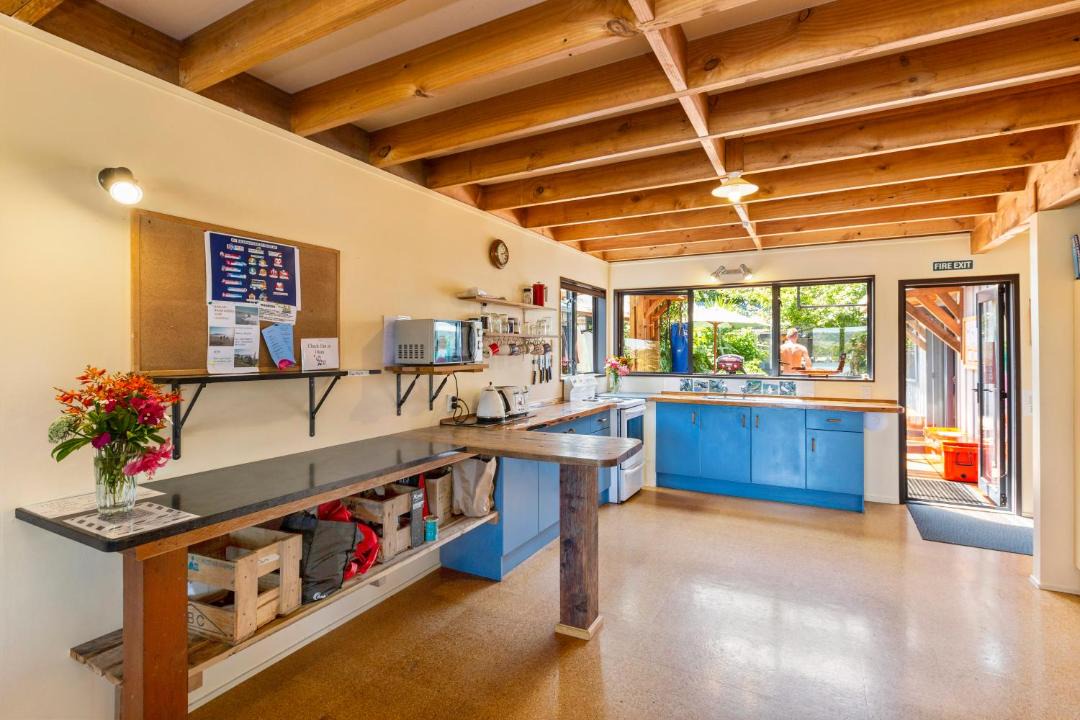 Photo of Others in Raglan