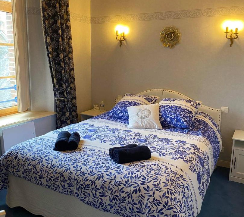 Photo of Bedroom in Montsurs