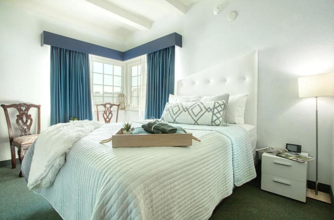 Photo of Bedroom in Mid Beach