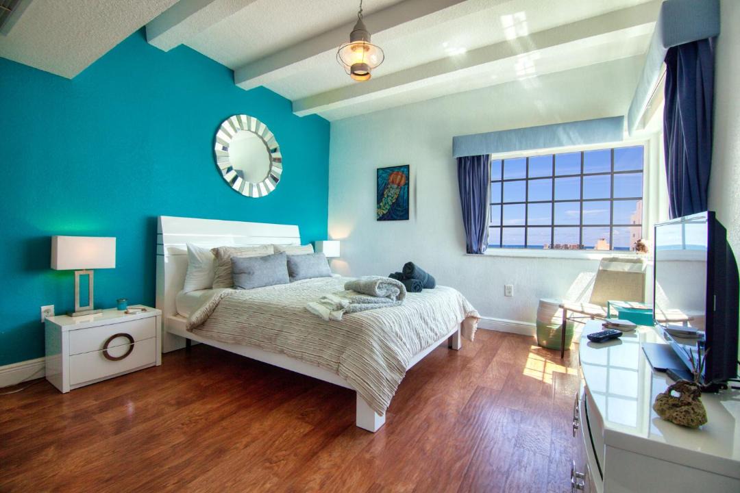 Photo of Bedroom in Mid Beach