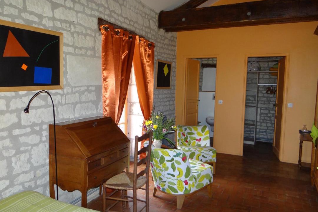 Photo of Others in Saires