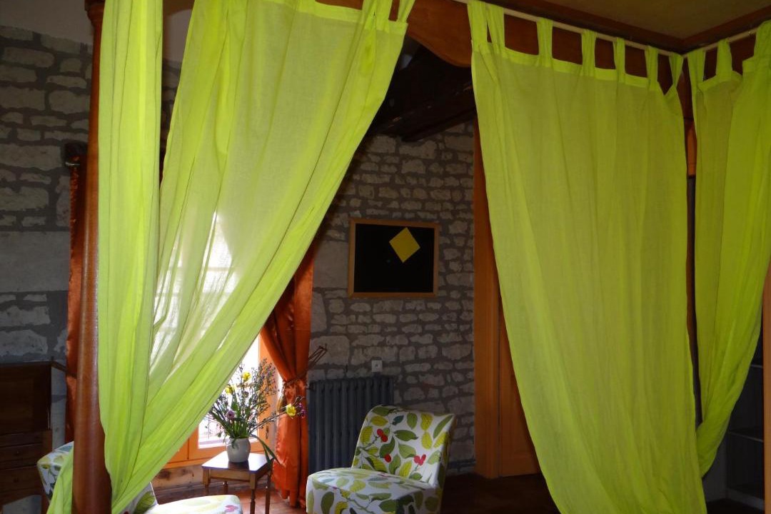 Photo of Others in Saires