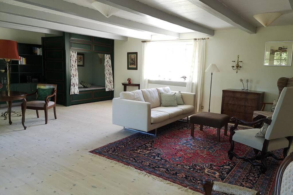 Photo of Others in Ugledige