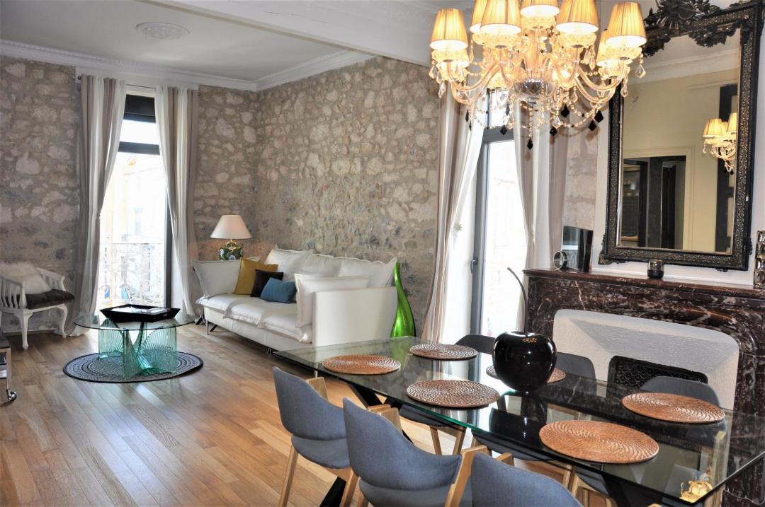 Photo of Livingroom in Convention