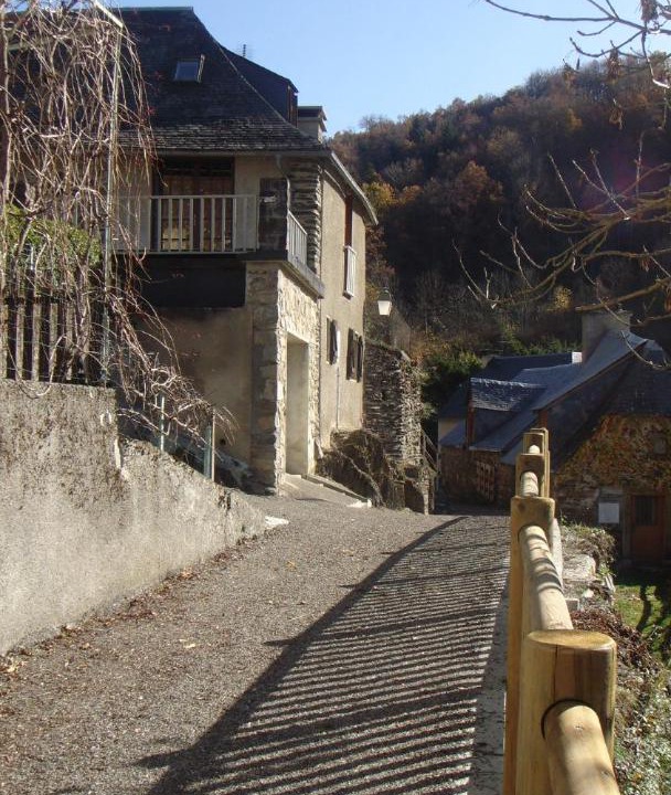 Photo of Buildings in Bareilles