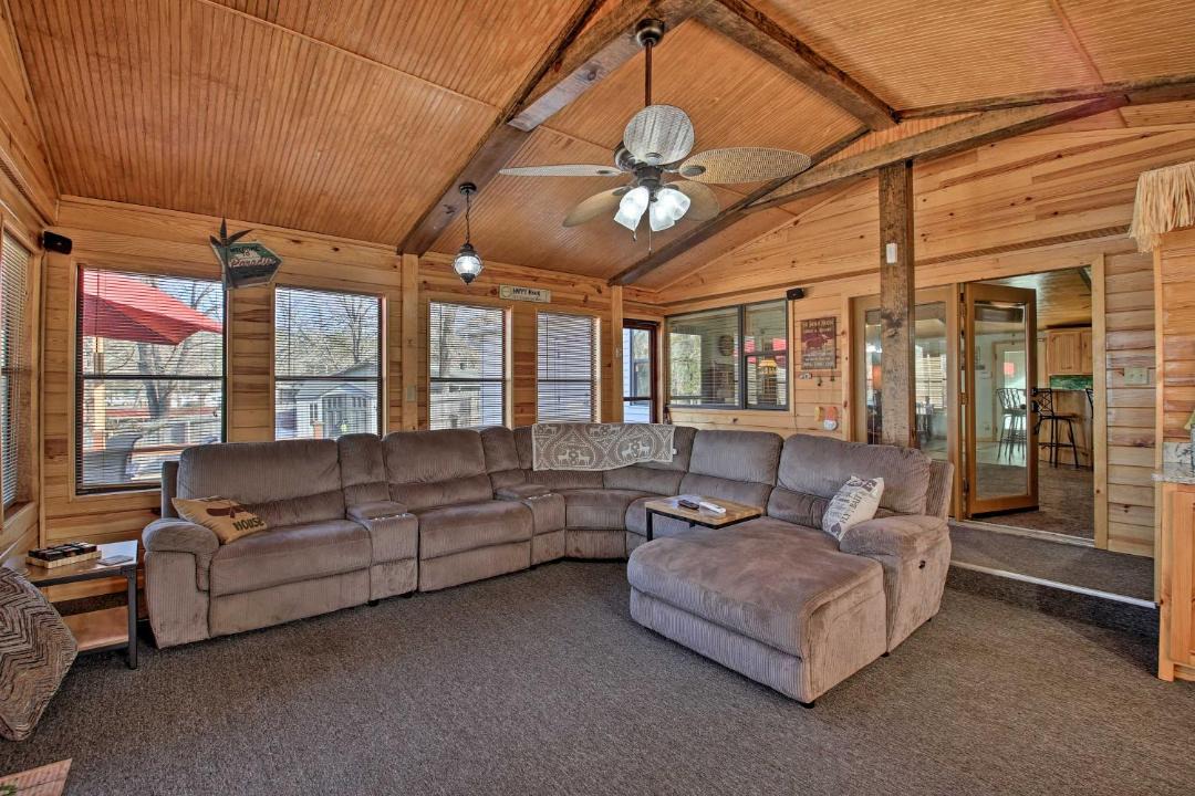 Photo of Livingroom in Mid America