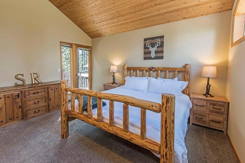 Photo of Bedroom in Sunriver
