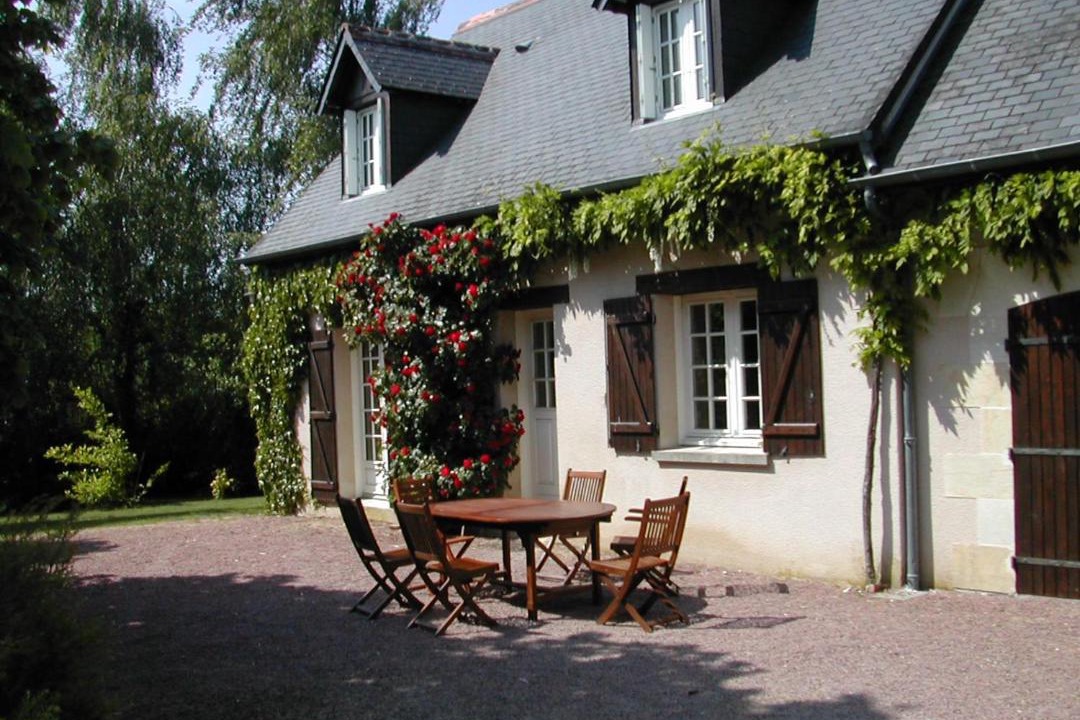 Photo of Buildings in Cheille