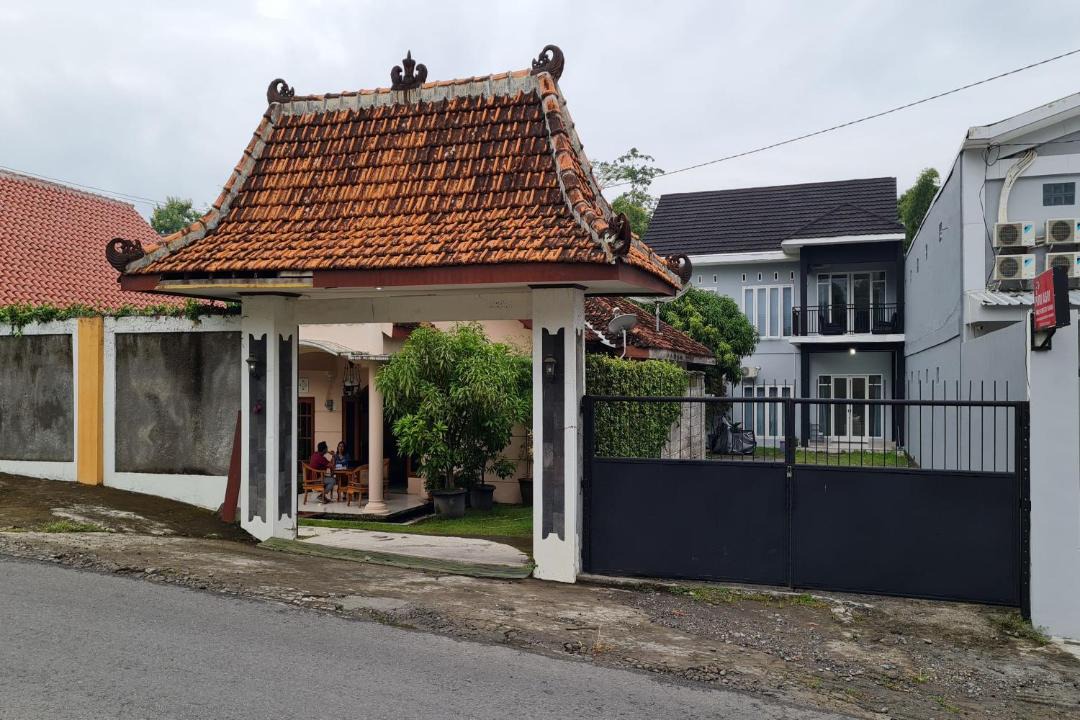 Photo of Buildings in Bangunjiwo
