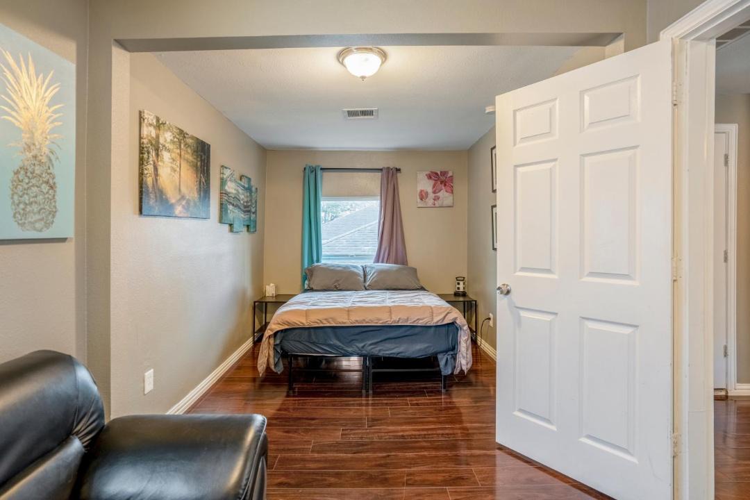 Photo of Bedroom in Greater East End