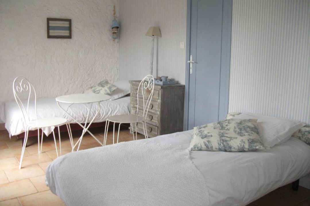 Photo of Others in Plesder