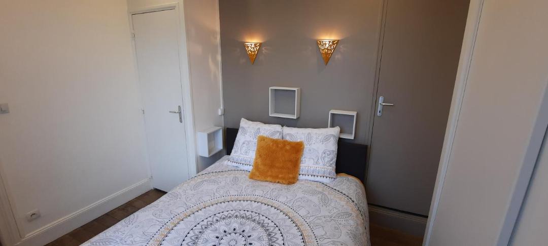 Photo of Bedroom in Charleville-Mezieres