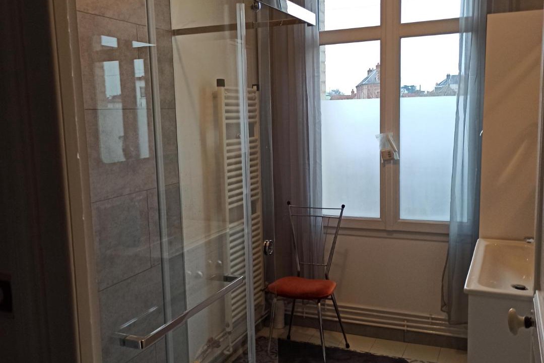Photo of Bathroom in Saint-Aubin-Les-Elbeuf