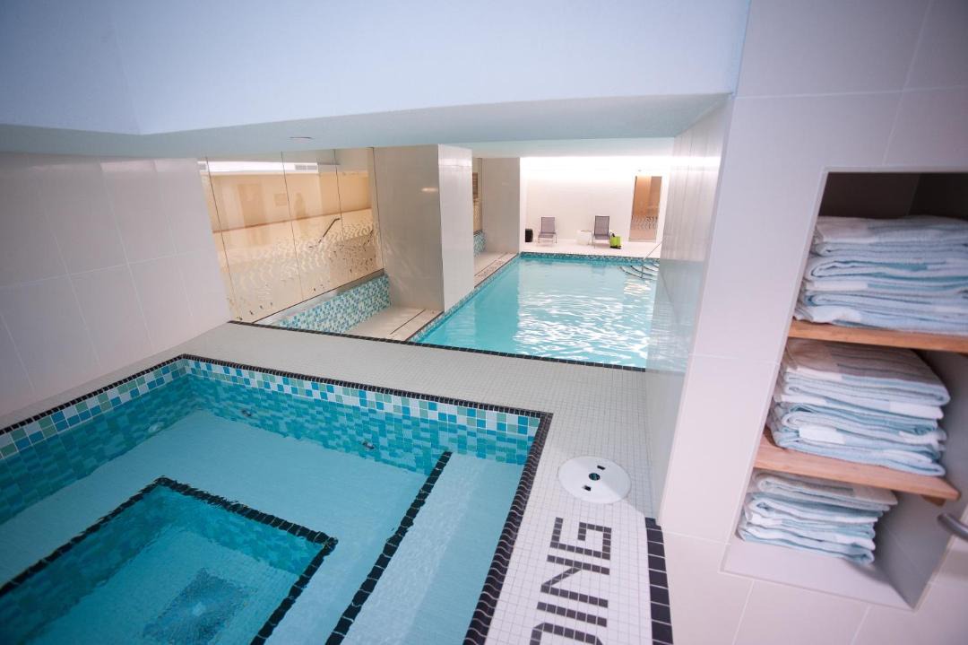 Photo of Others in Queens Square