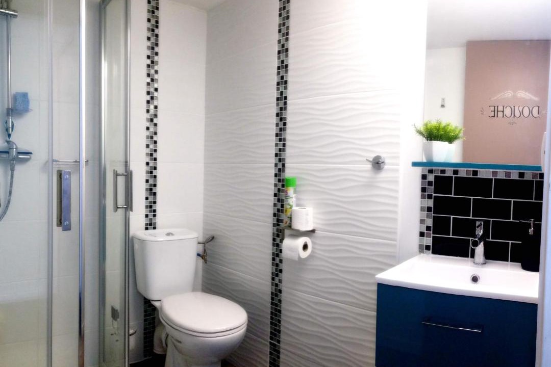 Photo of Bathroom in Tresses