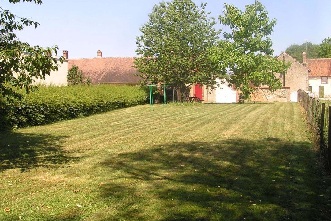 Photo of Buildings in Lavau