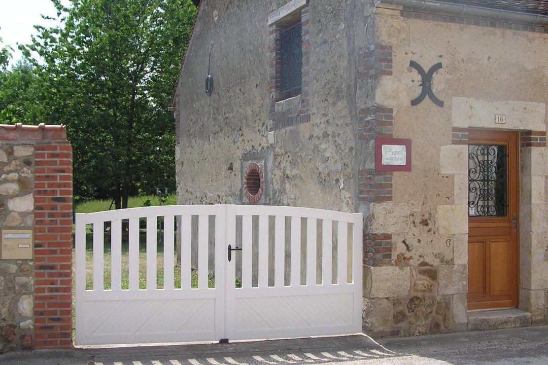 Photo of Buildings in Lavau