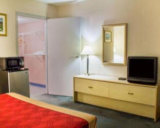 Photo of Bedroom in Drums