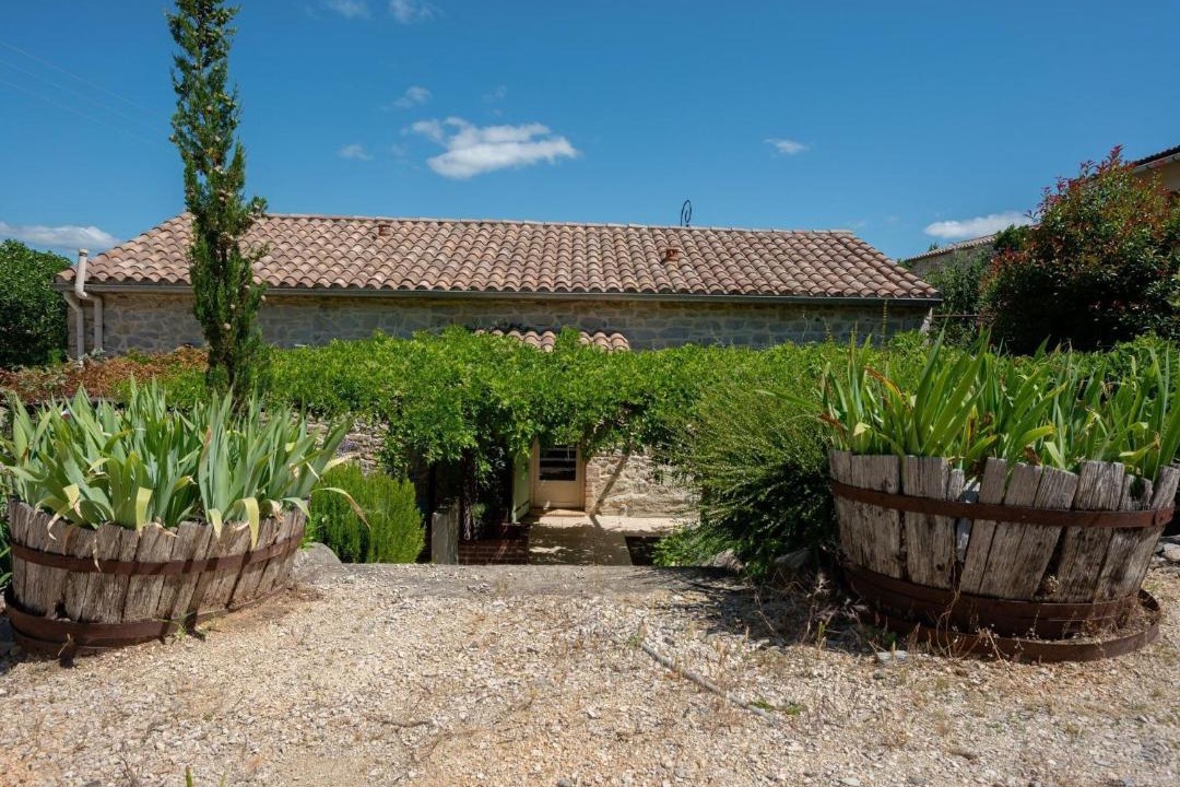 Photo of Others in Courry