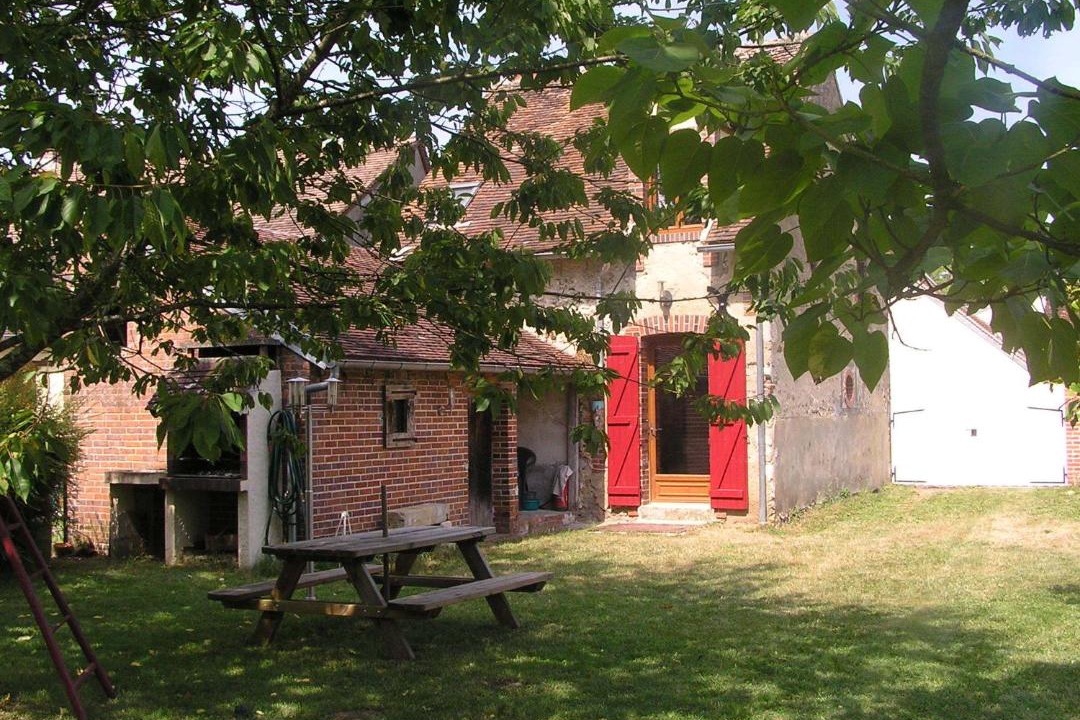 Photo of Buildings in Lavau