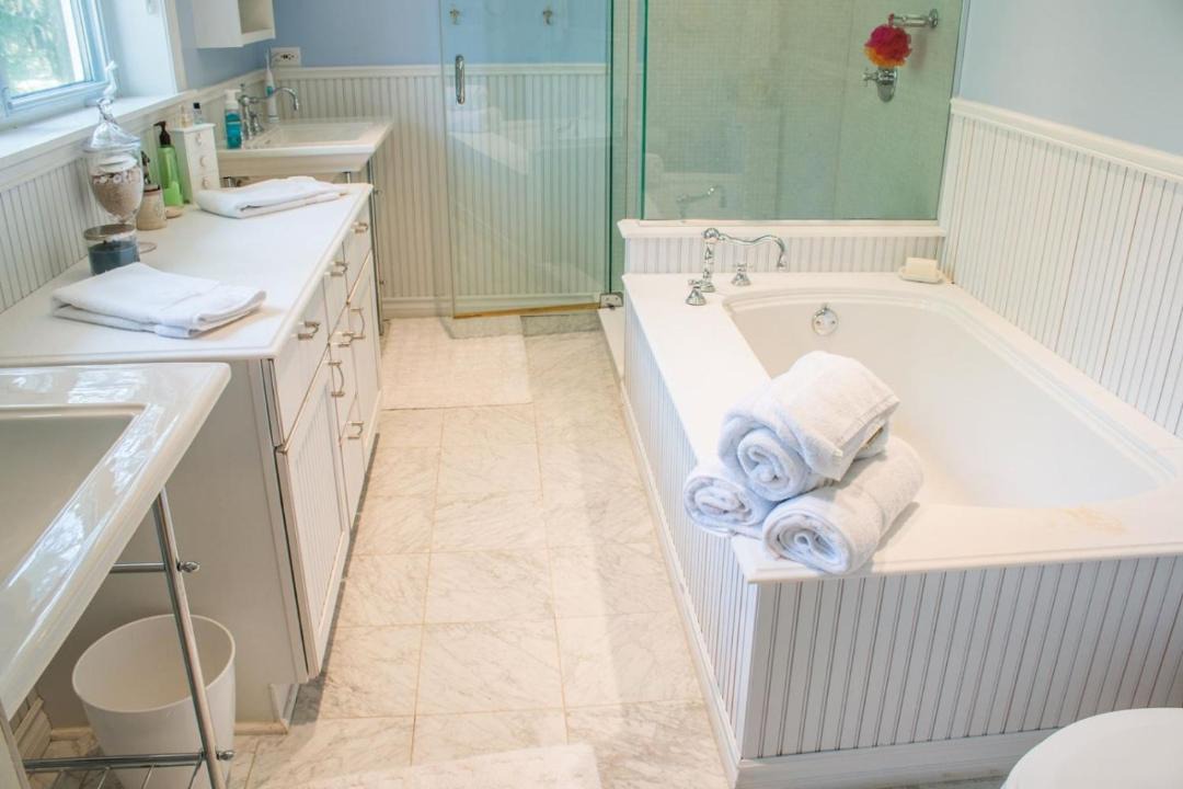 Photo of Bathroom in Lakeside