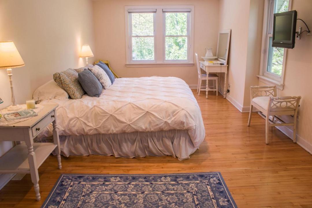 Photo of Bedroom in Lakeside
