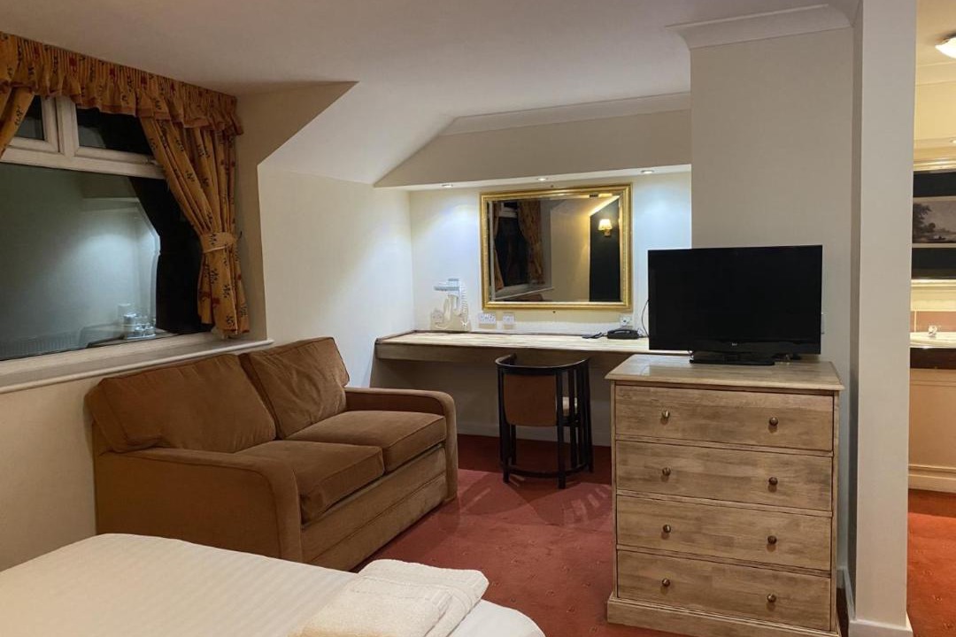 Photo of Others in Leigh