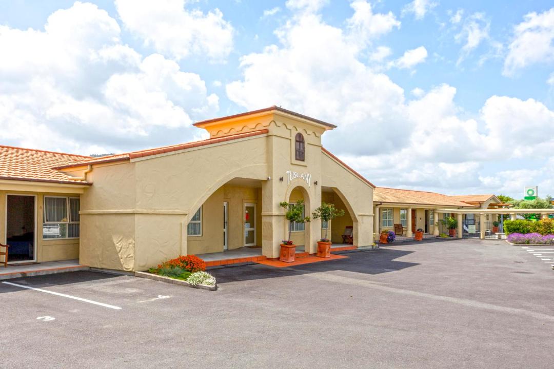 Photo of Buildings in Thames