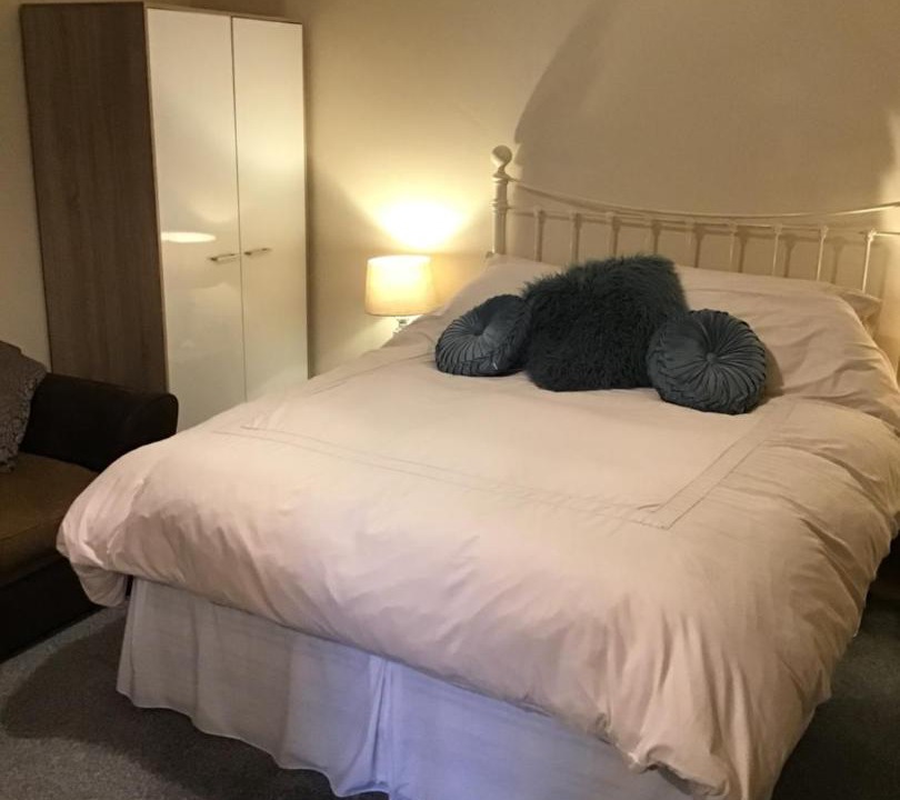 Photo of Bedroom in Pool