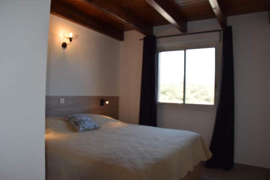 Photo of Bedroom in Serra-di-Ferro