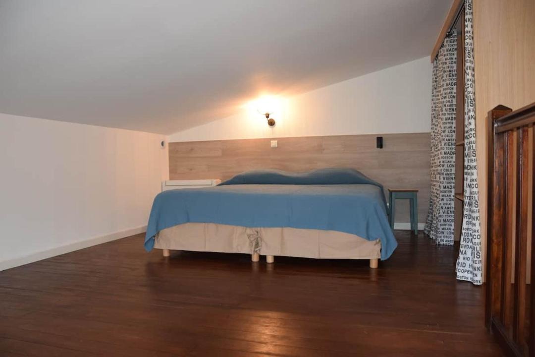 Photo of Bedroom in Serra-di-Ferro