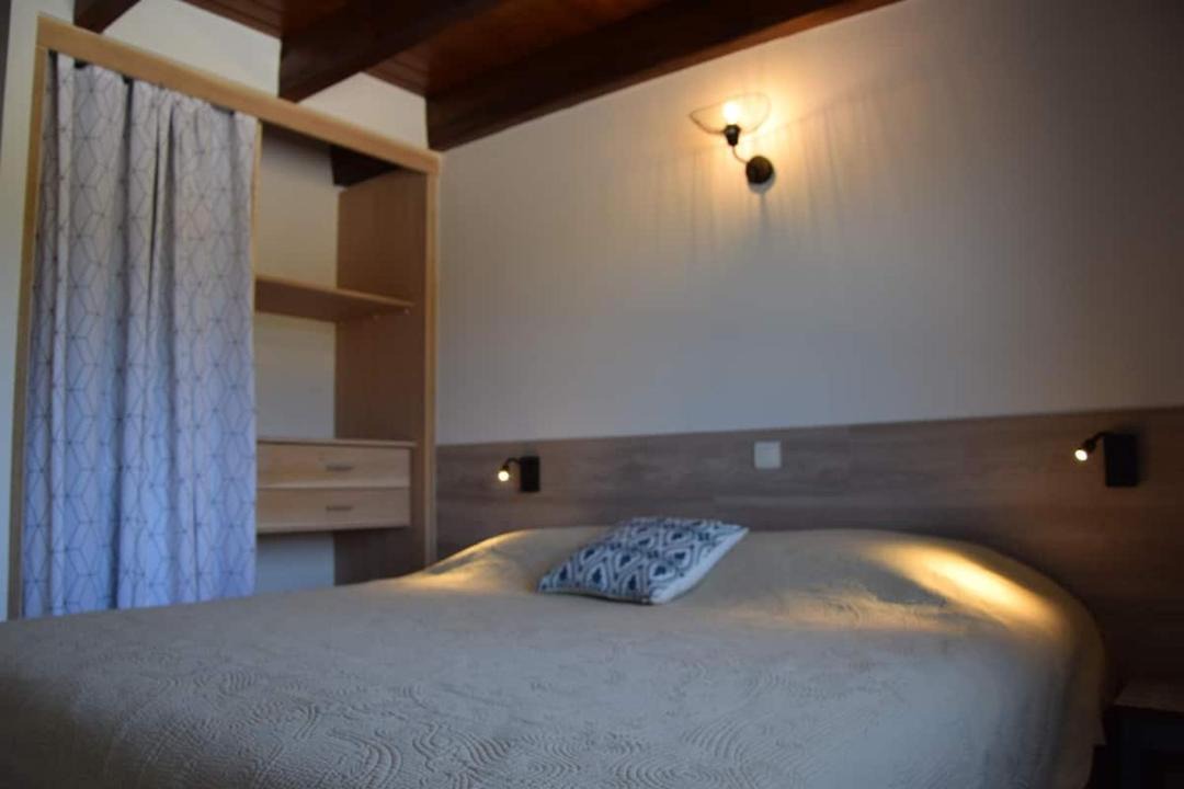 Photo of Bedroom in Serra-di-Ferro