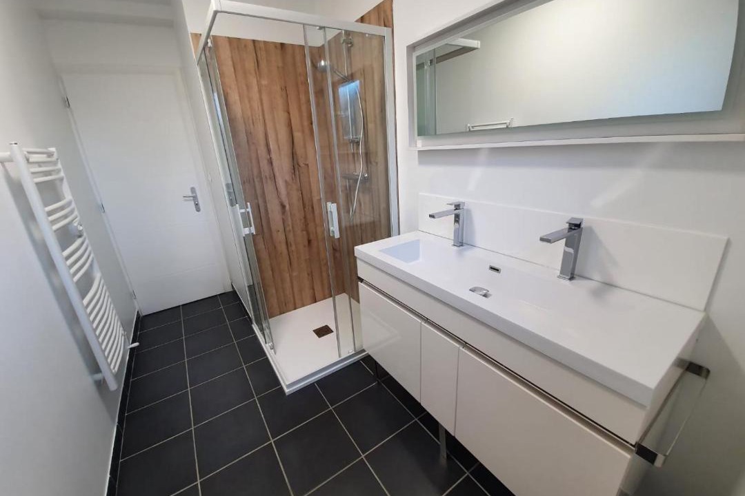 Photo of Bathroom in Tourville-La-Chapelle