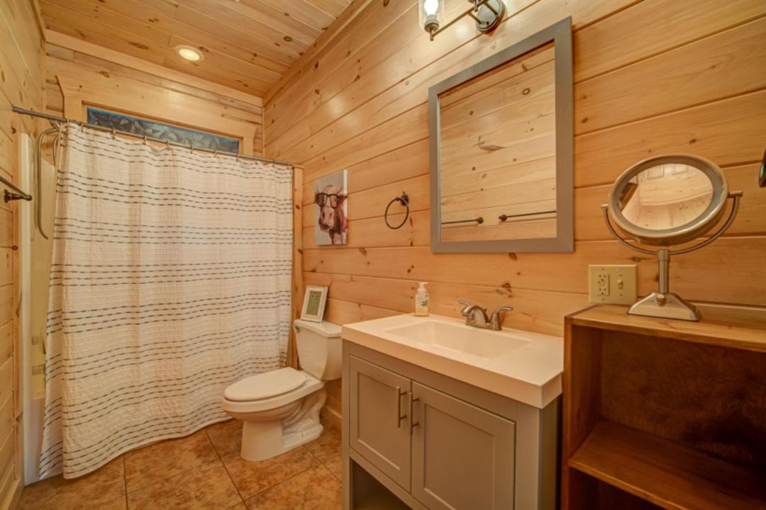 Photo of Bathroom in Necowa Cove